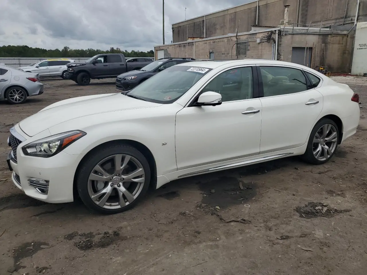 Автомобиль INFINITI Q70L 2016 | GrandCar