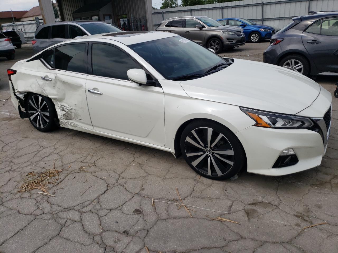 Автомобіль NISSAN ALTIMA PLATINUM 2020 | GrandCar Автомобіль NISSAN ALTIMA PLATINUM 2020 | GrandCar