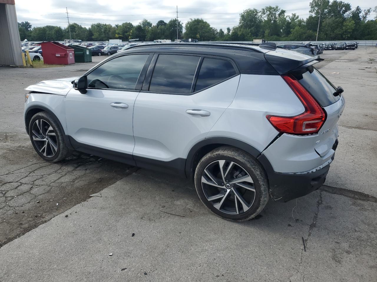 Автомобиль VOLVO XC40 T5 R-DESIGN 2020 | GrandCar Автомобиль VOLVO XC40 T5 R-DESIGN 2020 | GrandCar