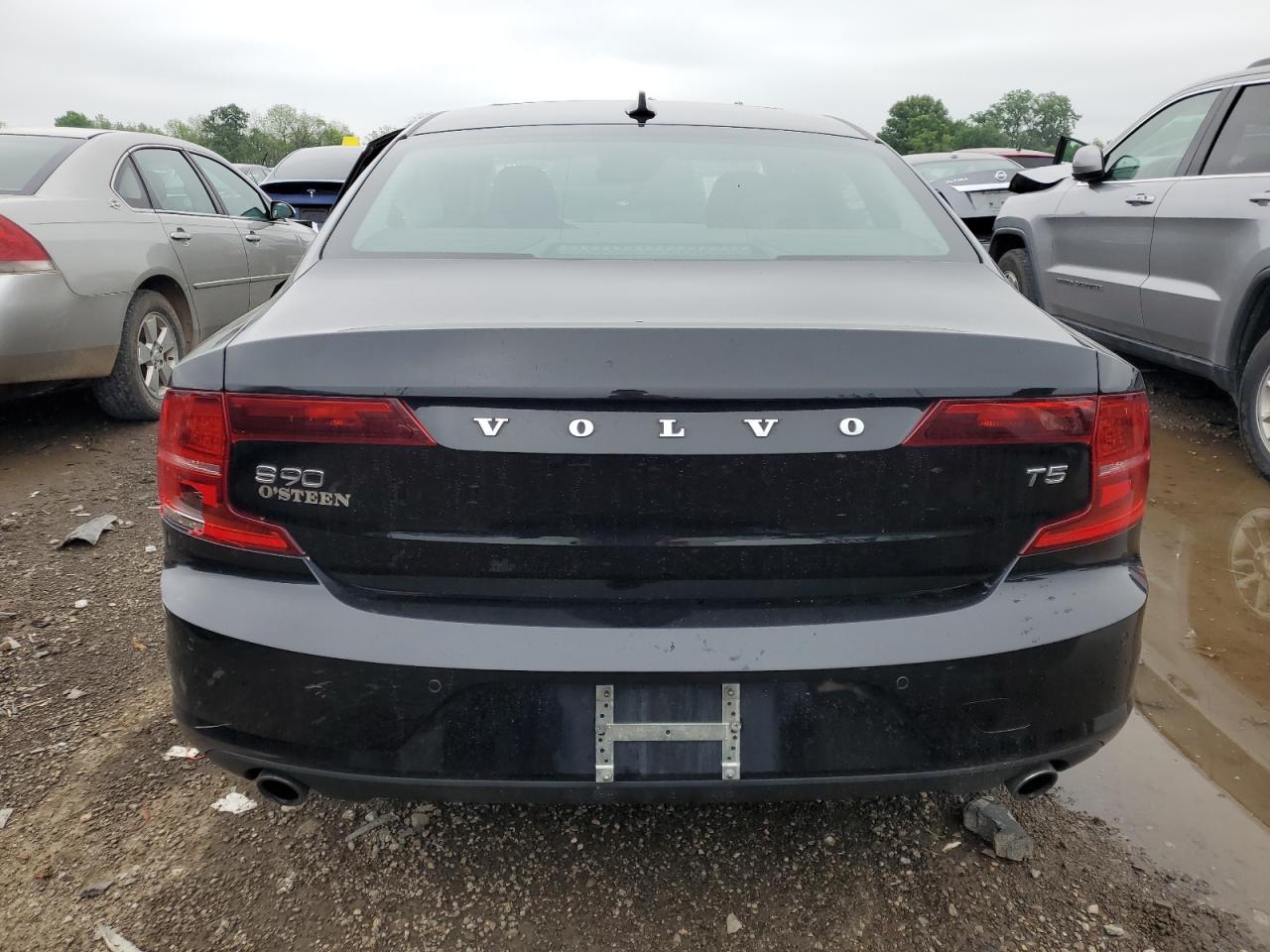 Автомобіль VOLVO S90 T5 MOMENTUM 2018 | GrandCar Автомобіль VOLVO S90 T5 MOMENTUM 2018 | GrandCar