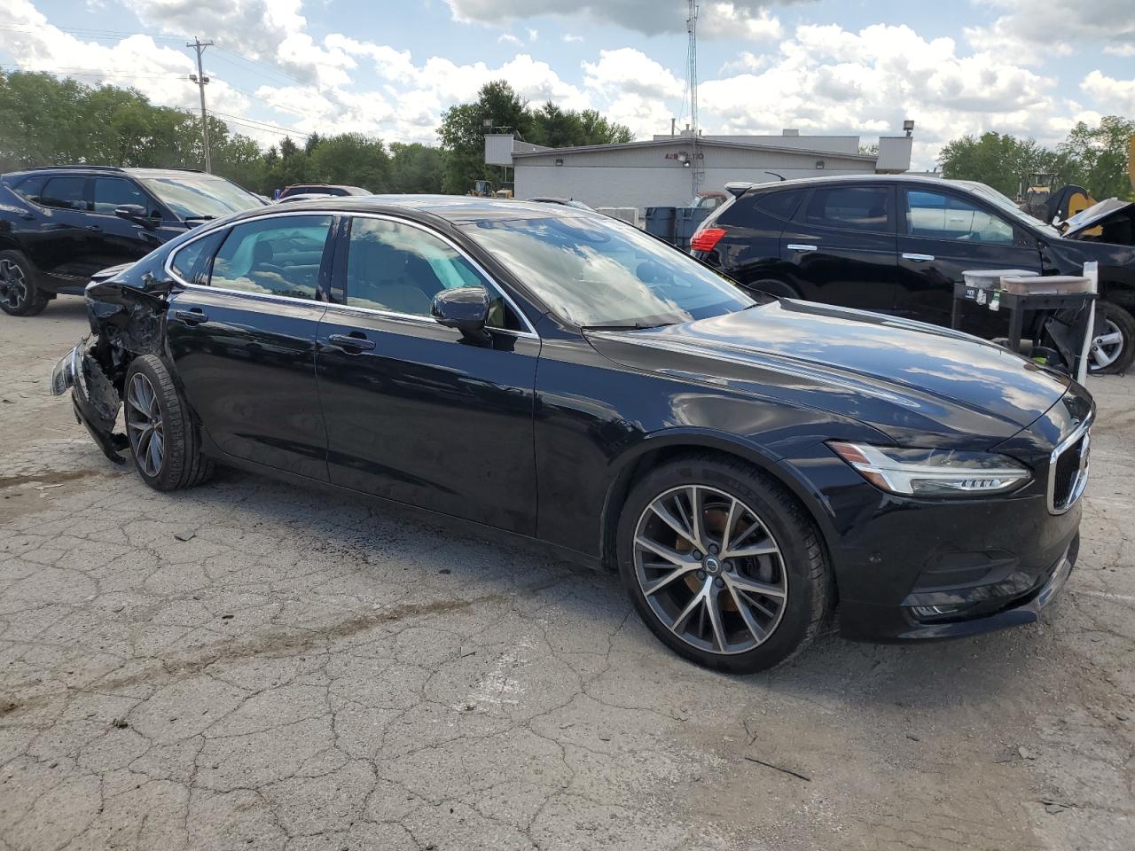 Автомобіль VOLVO S90 T5 MOMENTUM 2018 | GrandCar Автомобіль VOLVO S90 T5 MOMENTUM 2018 | GrandCar