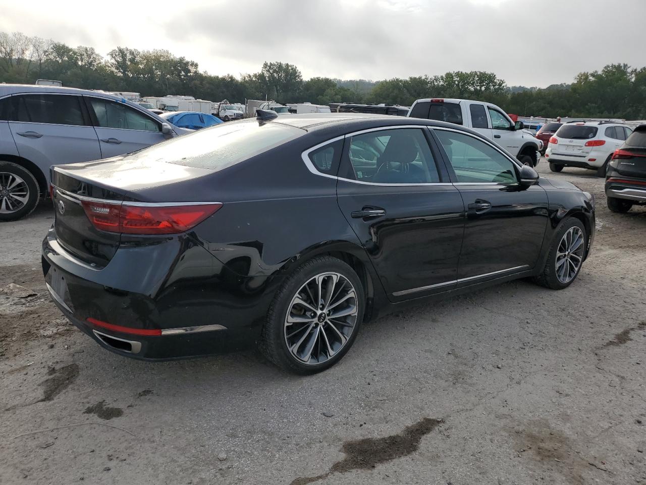Автомобиль KIA CADENZA LUXURY 2019 | GrandCar Автомобиль KIA CADENZA LUXURY 2019 | GrandCar