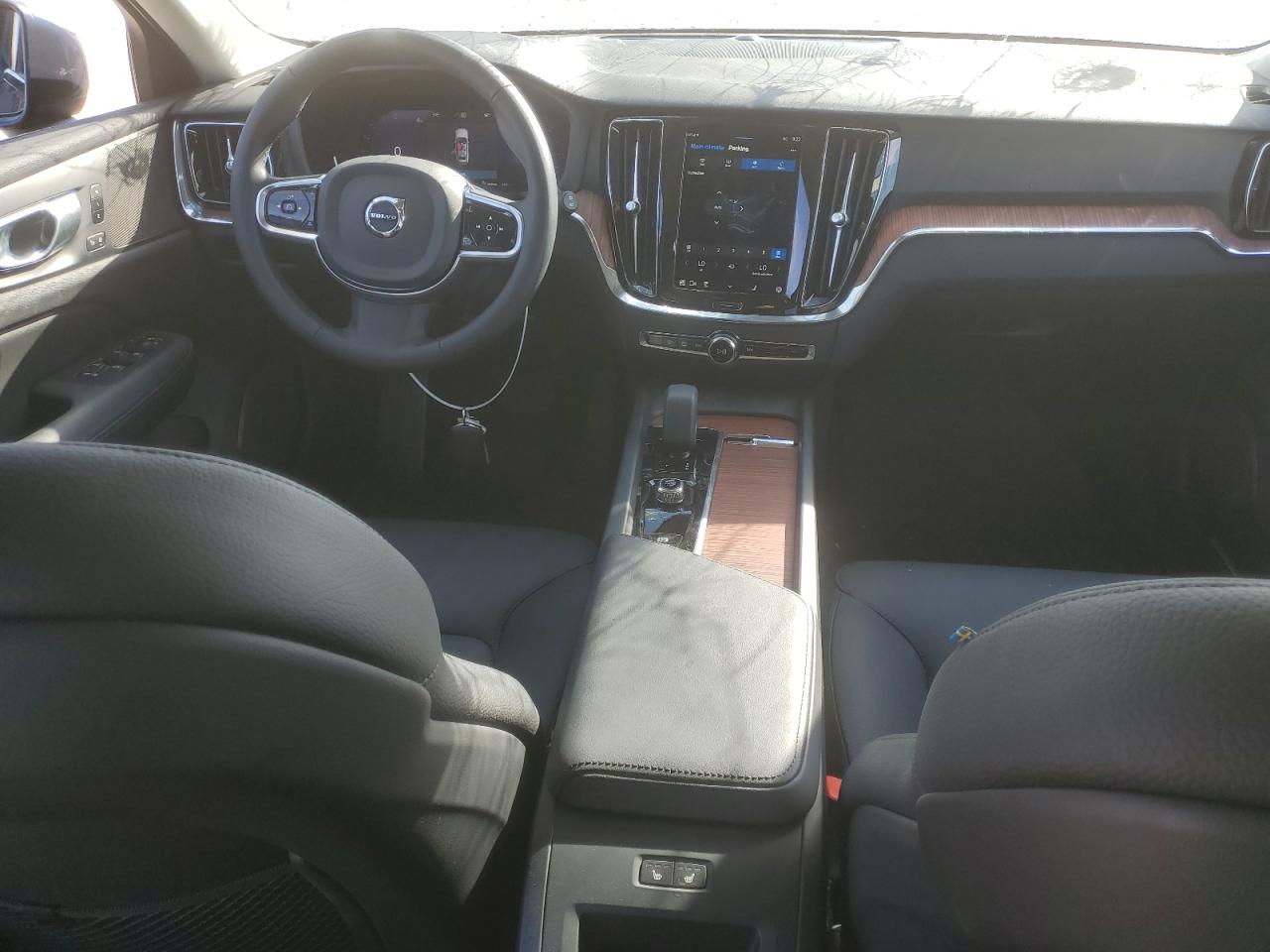 Автомобіль VOLVO V60 CROSS COUNTRY PLUS 2024 | GrandCar Автомобіль VOLVO V60 CROSS COUNTRY PLUS 2024 | GrandCar