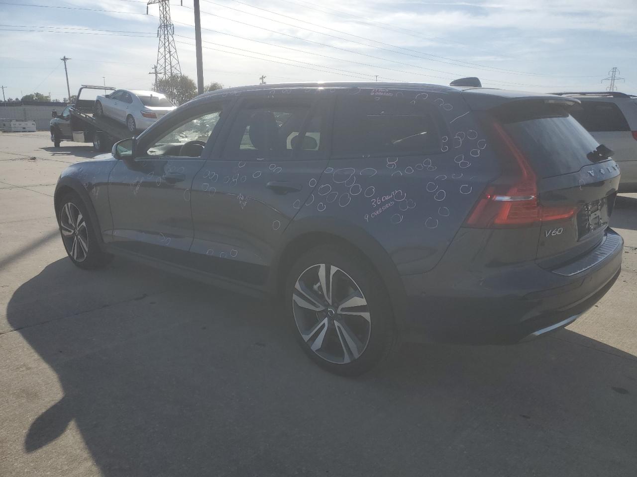 Автомобіль VOLVO V60 CROSS COUNTRY PLUS 2024 | GrandCar Автомобіль VOLVO V60 CROSS COUNTRY PLUS 2024 | GrandCar