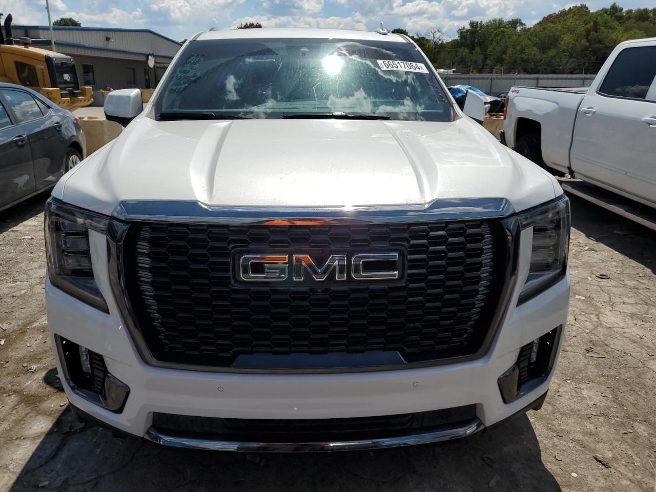 Автомобіль GMC YUKON XL DENALI ULTIMATE 2023 | GrandCar Автомобіль GMC YUKON XL DENALI ULTIMATE 2023 | GrandCar