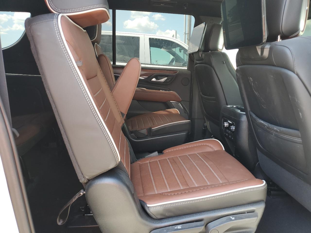 Автомобіль GMC YUKON XL DENALI ULTIMATE 2023 | GrandCar Автомобіль GMC YUKON XL DENALI ULTIMATE 2023 | GrandCar
