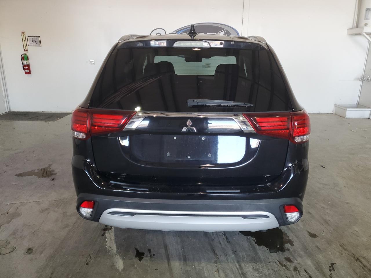 Автомобіль MITSUBISHI OUTLANDER SE 2020 | GrandCar Автомобіль MITSUBISHI OUTLANDER SE 2020 | GrandCar
