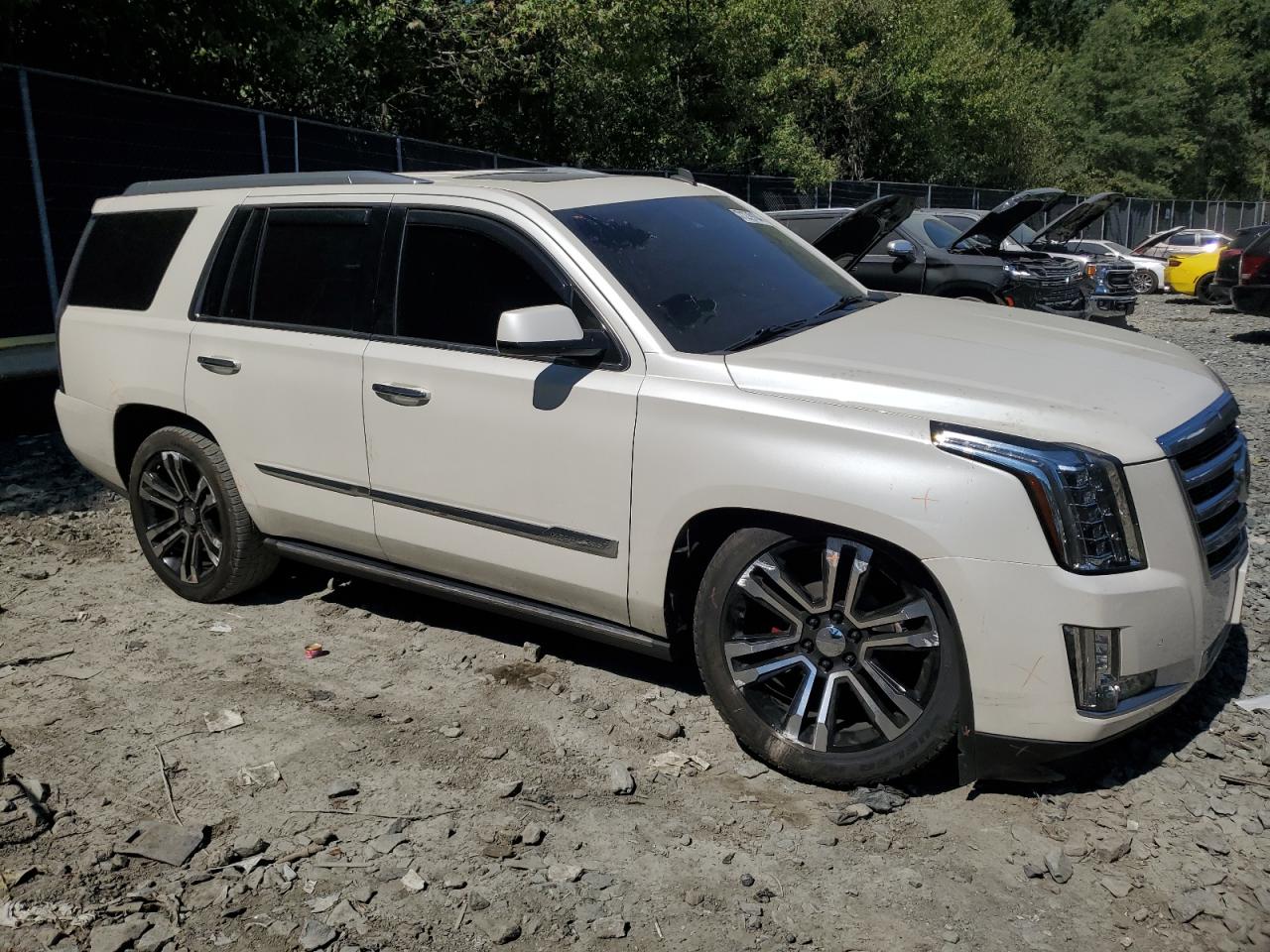 Автомобиль CADILLAC ESCALADE PREMIUM 2015 | GrandCar