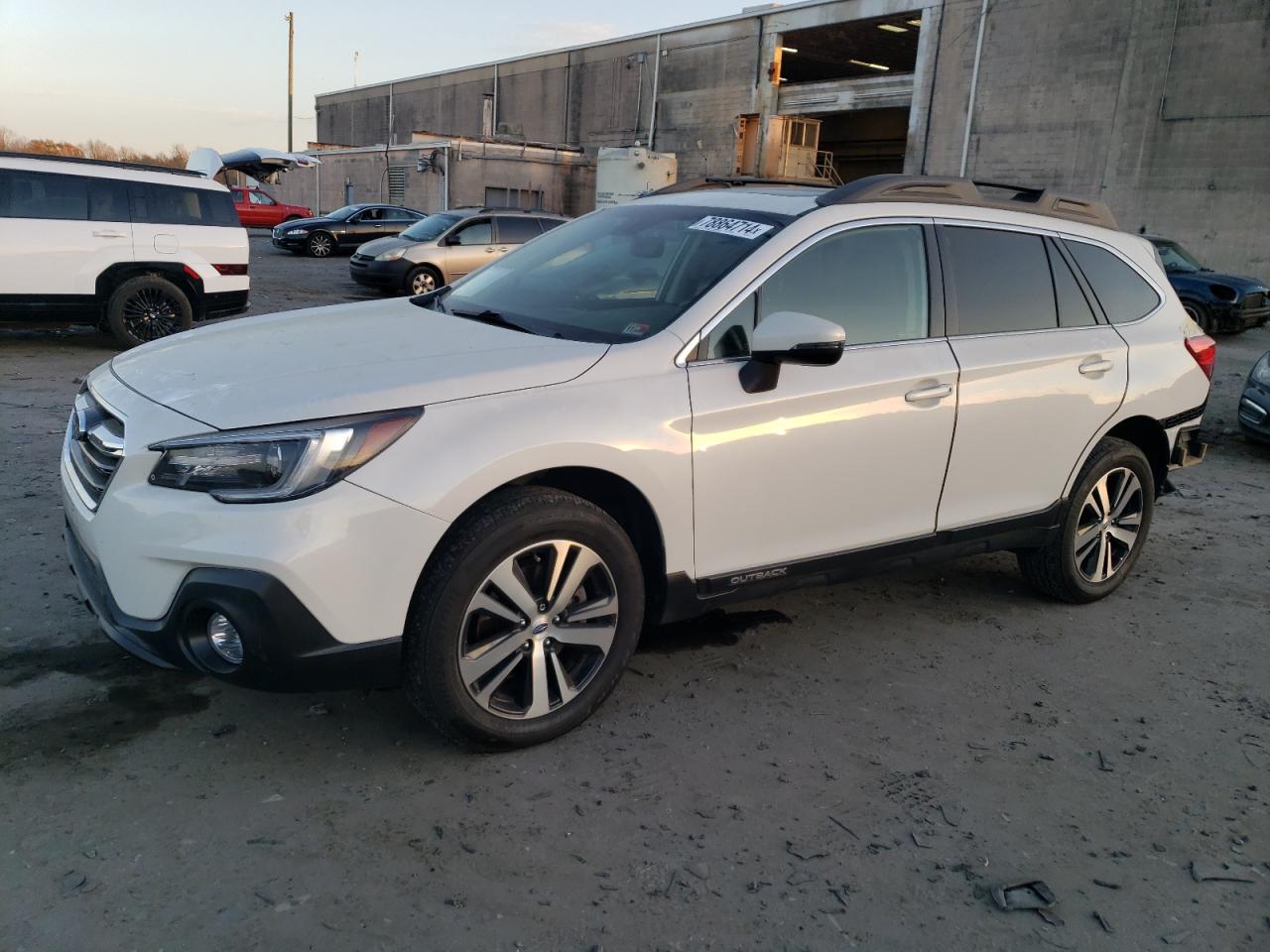 Автомобиль SUBARU OUTBACK 3.6R LIMITED 2019 | GrandCar