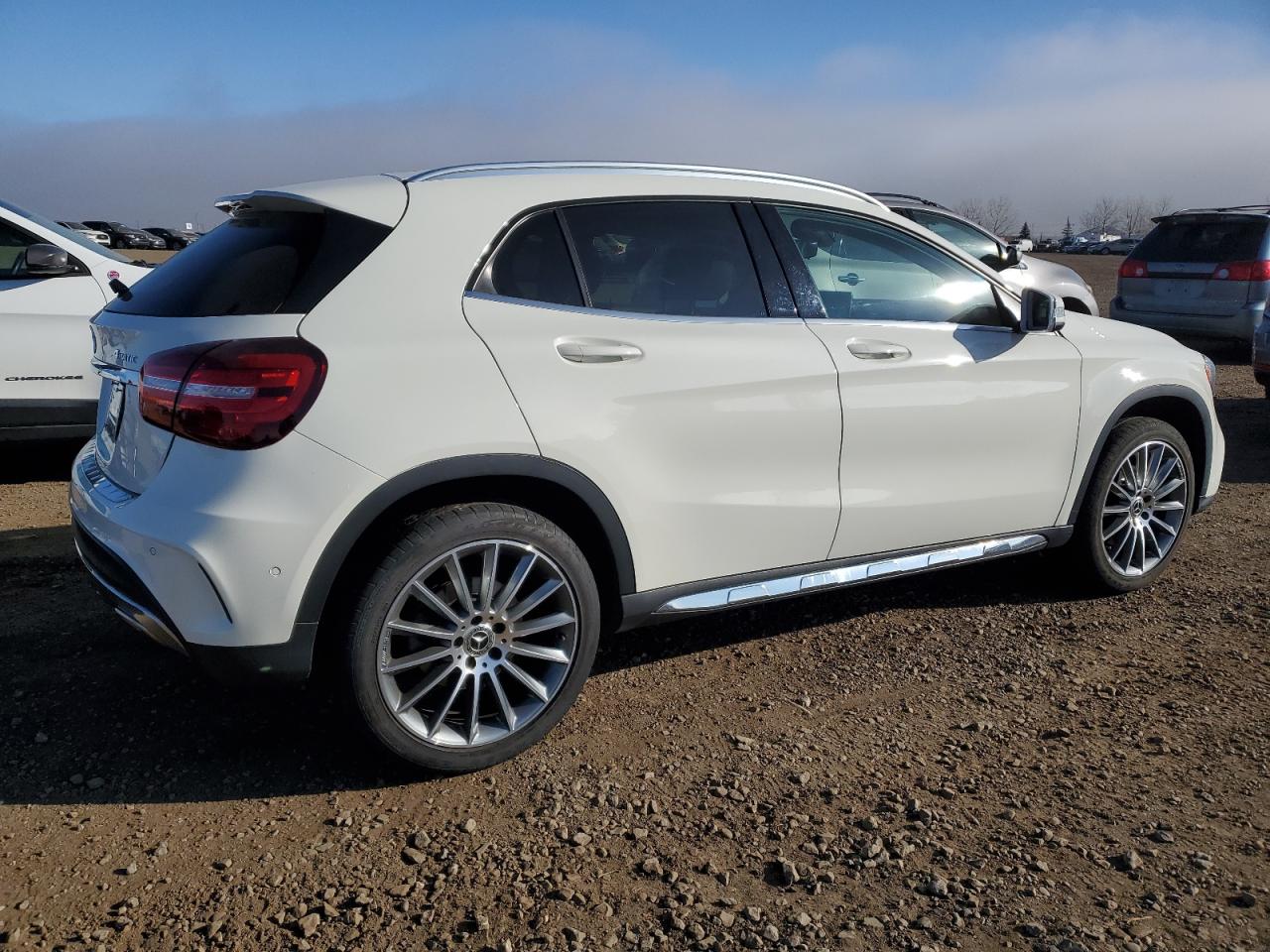 Автомобиль MERCEDES-BENZ GLA 250 4MATIC 2018 | GrandCar Автомобиль MERCEDES-BENZ GLA 250 4MATIC 2018 | GrandCar