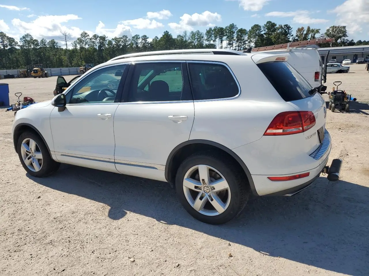 Автомобіль VOLKSWAGEN TOUAREG V6 2014 | GrandCar Автомобіль VOLKSWAGEN TOUAREG V6 2014 | GrandCar