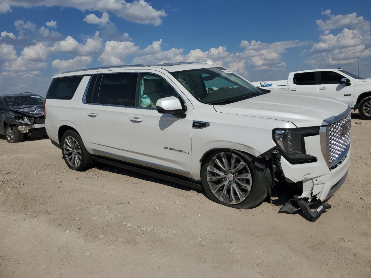 Автомобиль GMC YUKON XL DENALI 2021 | GrandCar Автомобиль GMC YUKON XL DENALI 2021 | GrandCar
