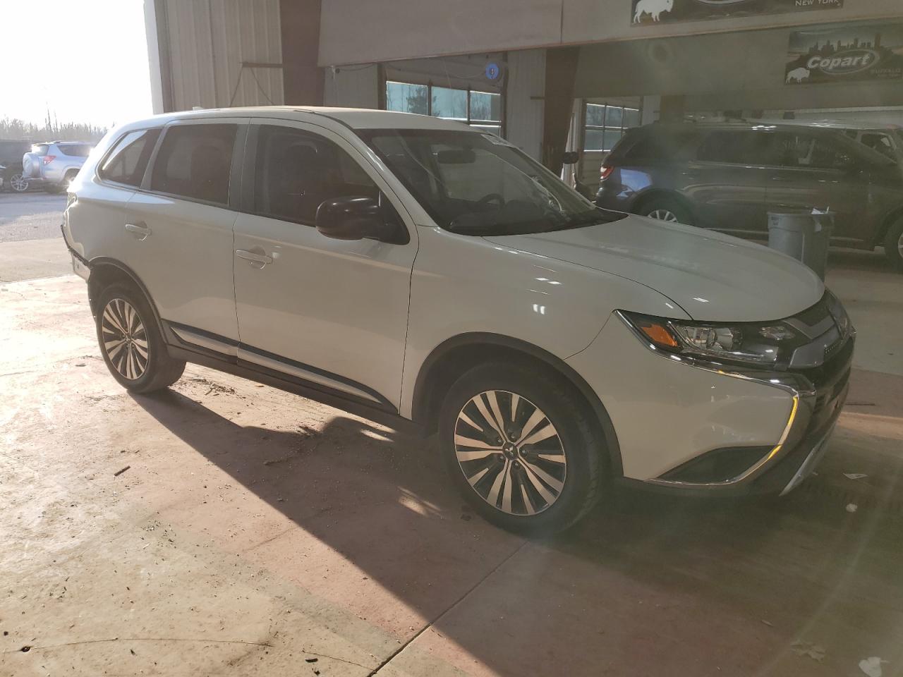 Автомобіль MITSUBISHI OUTLANDER SE 2019 | GrandCar Автомобіль MITSUBISHI OUTLANDER SE 2019 | GrandCar