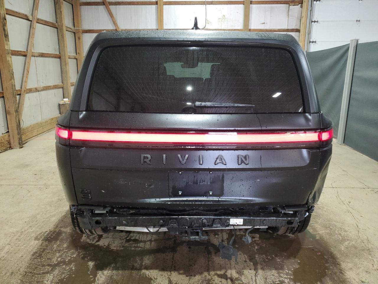 Автомобиль RIVIAN R1S ADVENTURE 2023 | GrandCar Автомобиль RIVIAN R1S ADVENTURE 2023 | GrandCar