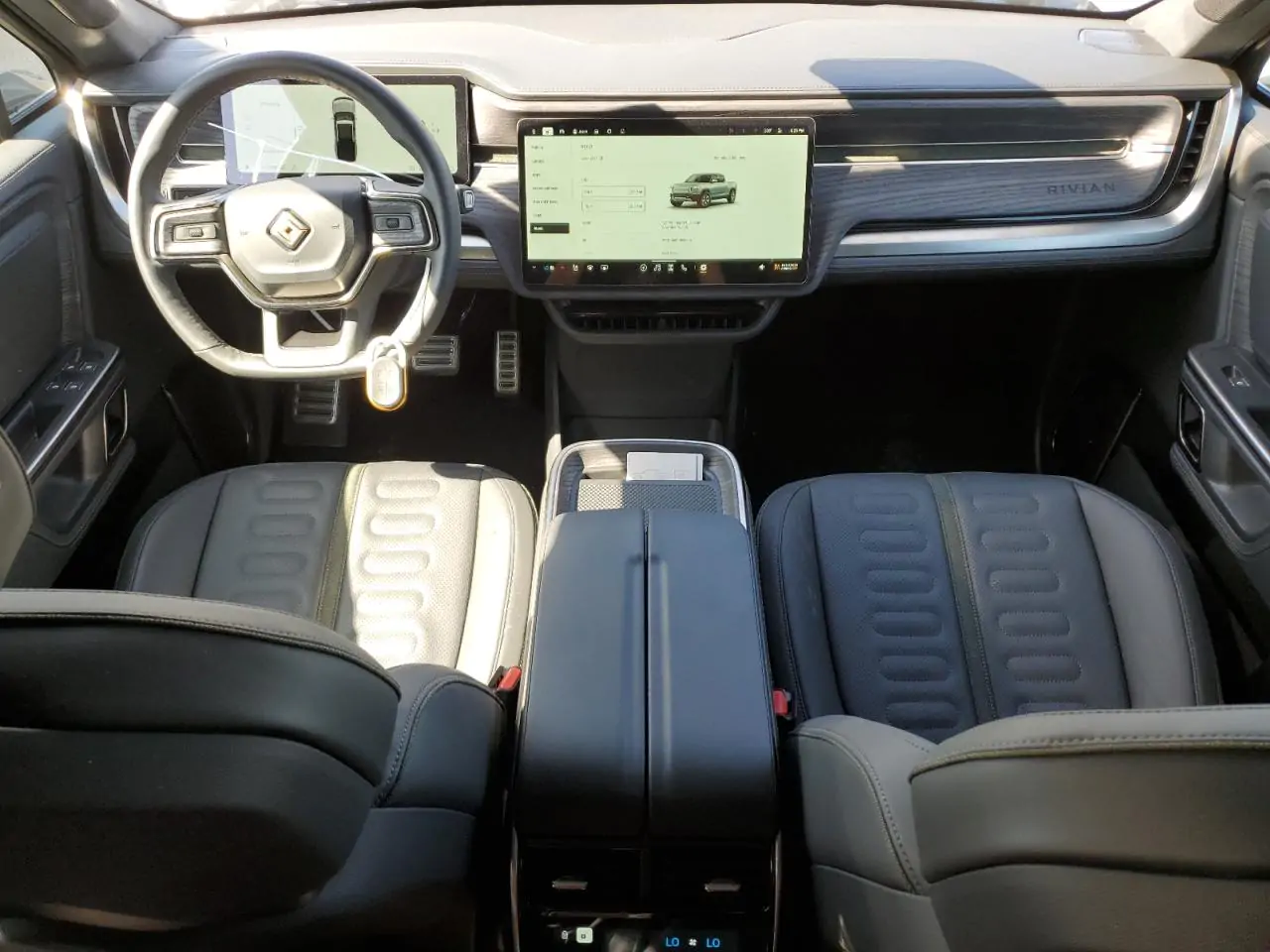 Автомобиль RIVIAN R1T ADVENTURE 2023 | GrandCar Автомобиль RIVIAN R1T ADVENTURE 2023 | GrandCar