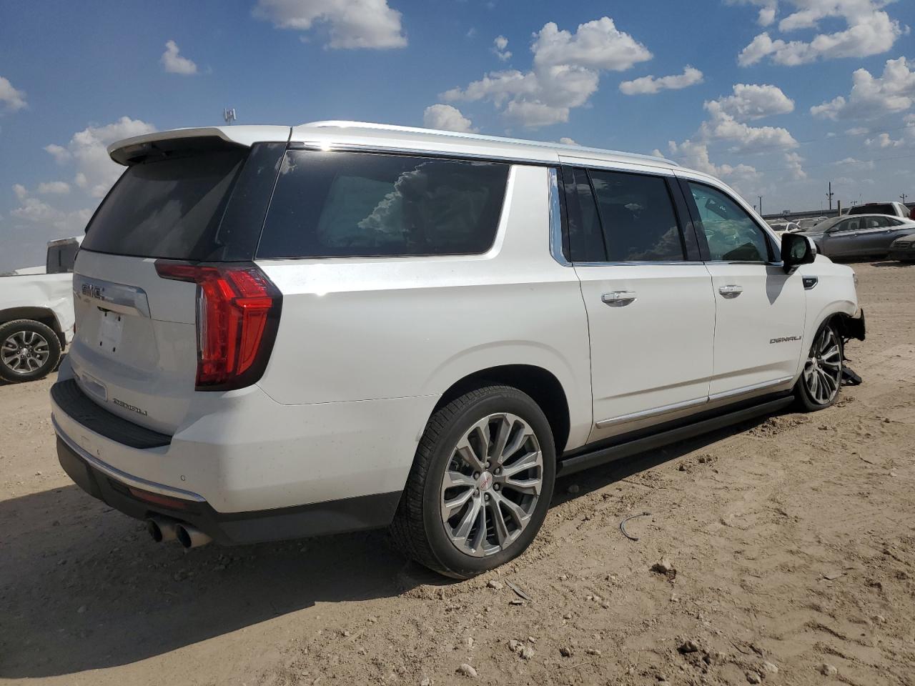 Автомобиль GMC YUKON XL DENALI 2021 | GrandCar Автомобиль GMC YUKON XL DENALI 2021 | GrandCar