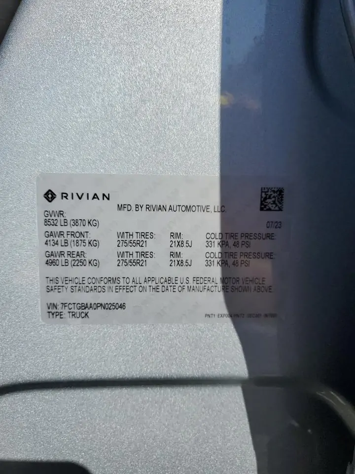 Автомобиль RIVIAN R1T ADVENTURE 2023 | GrandCar Автомобиль RIVIAN R1T ADVENTURE 2023 | GrandCar