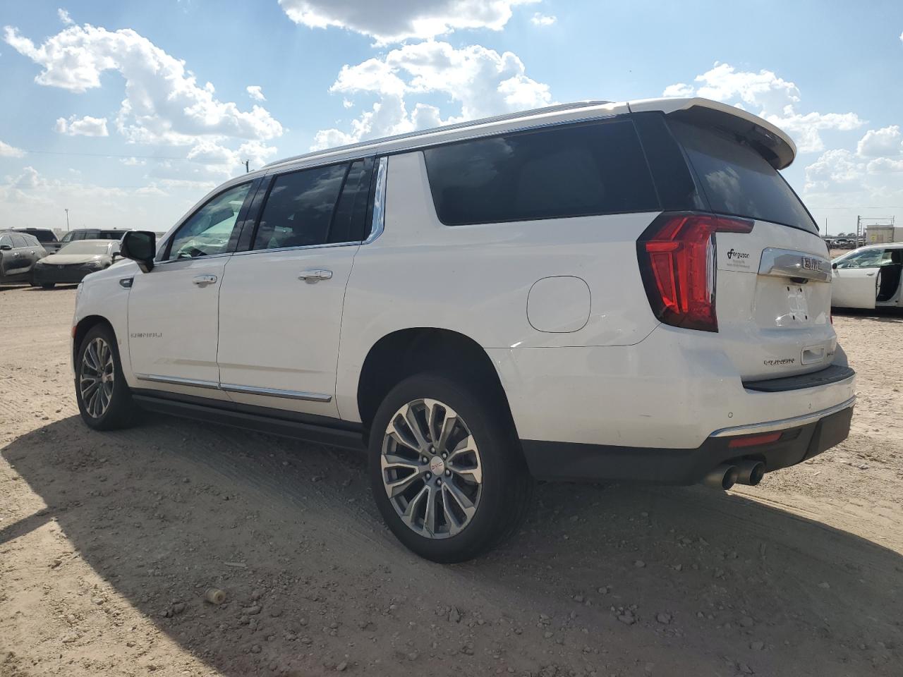 Автомобиль GMC YUKON XL DENALI 2021 | GrandCar Автомобиль GMC YUKON XL DENALI 2021 | GrandCar