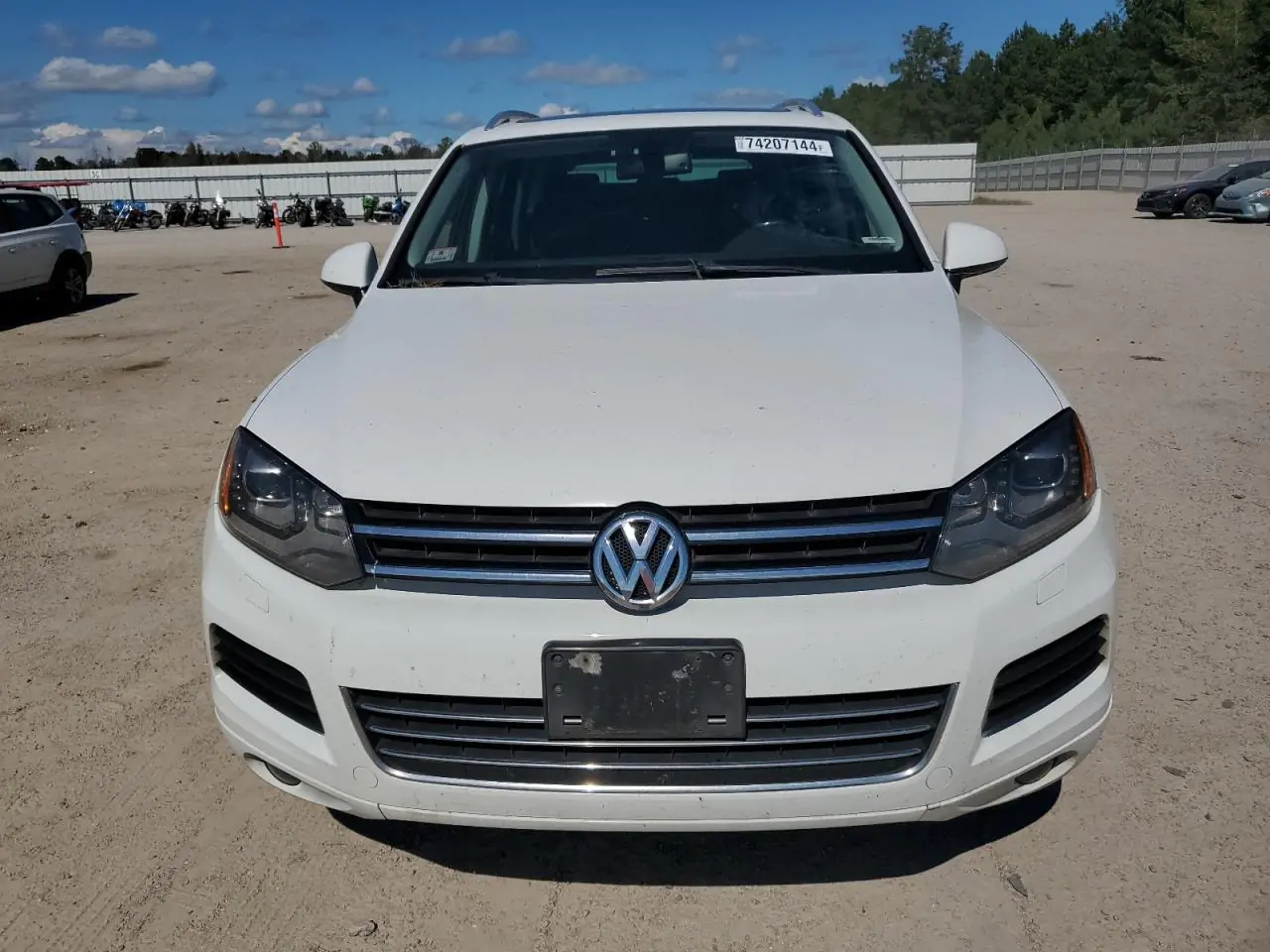 Автомобіль VOLKSWAGEN TOUAREG V6 2014 | GrandCar Автомобіль VOLKSWAGEN TOUAREG V6 2014 | GrandCar
