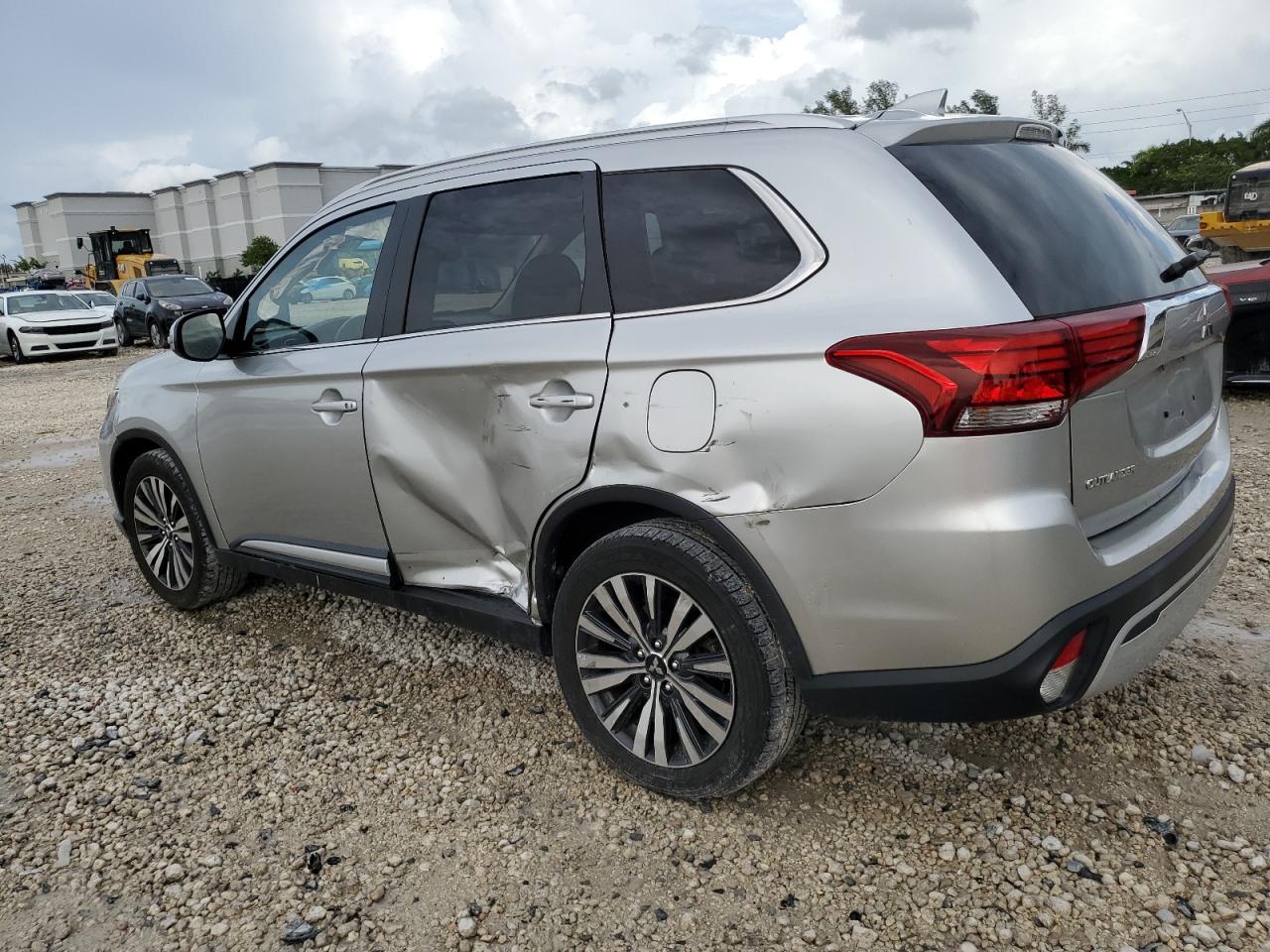 Автомобіль MITSUBISHI OUTLANDER SE 2020 | GrandCar Автомобіль MITSUBISHI OUTLANDER SE 2020 | GrandCar