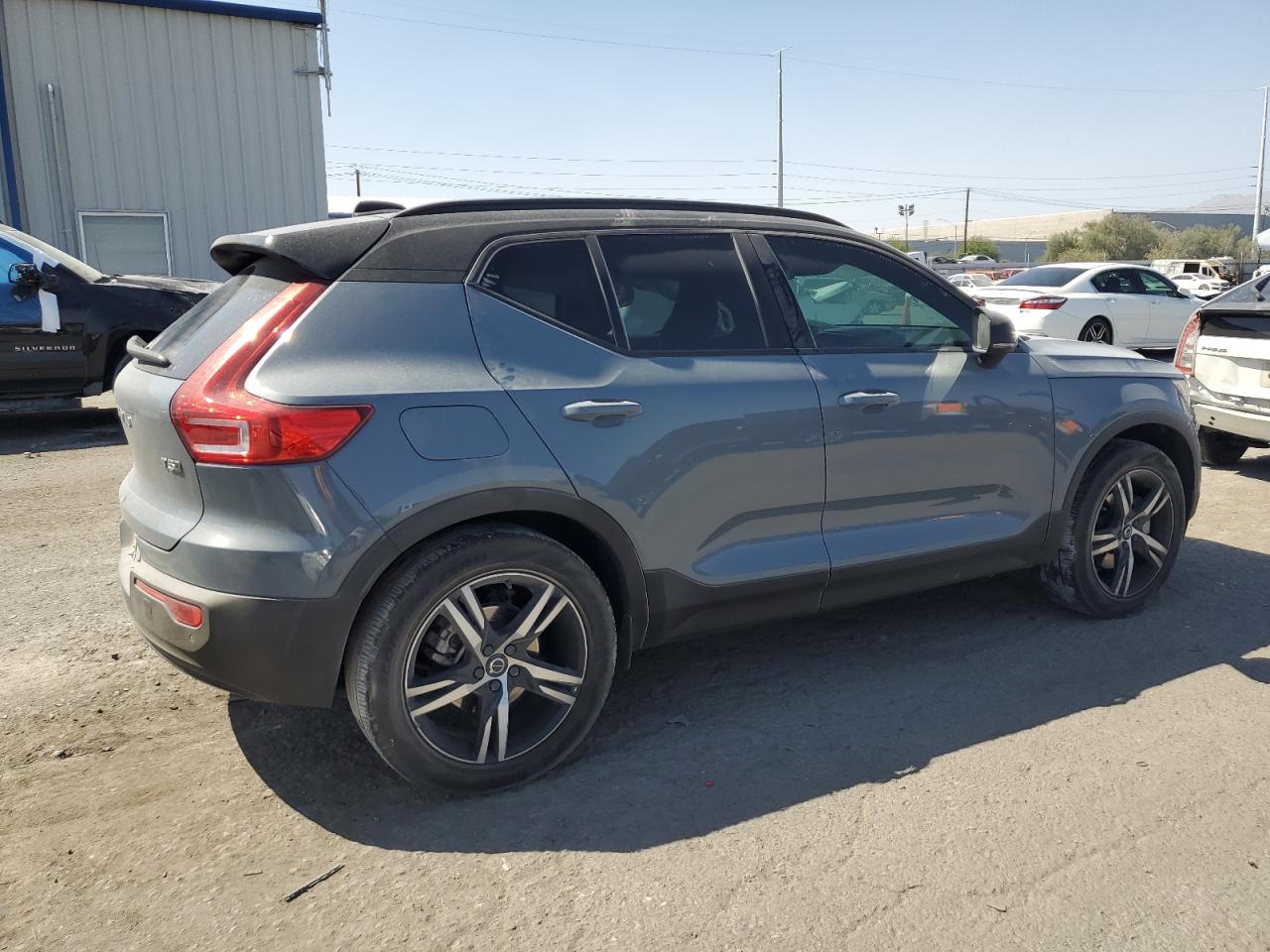 Автомобиль VOLVO XC40 T5 R-DESIGN 2021 | GrandCar Автомобиль VOLVO XC40 T5 R-DESIGN 2021 | GrandCar
