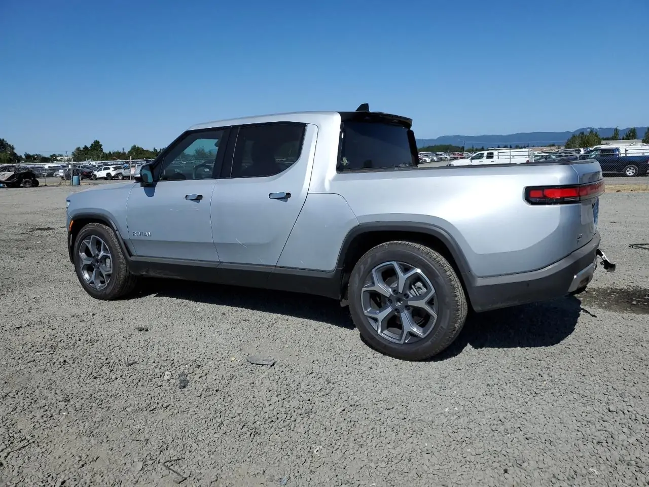 Автомобиль RIVIAN R1T ADVENTURE 2023 | GrandCar Автомобиль RIVIAN R1T ADVENTURE 2023 | GrandCar