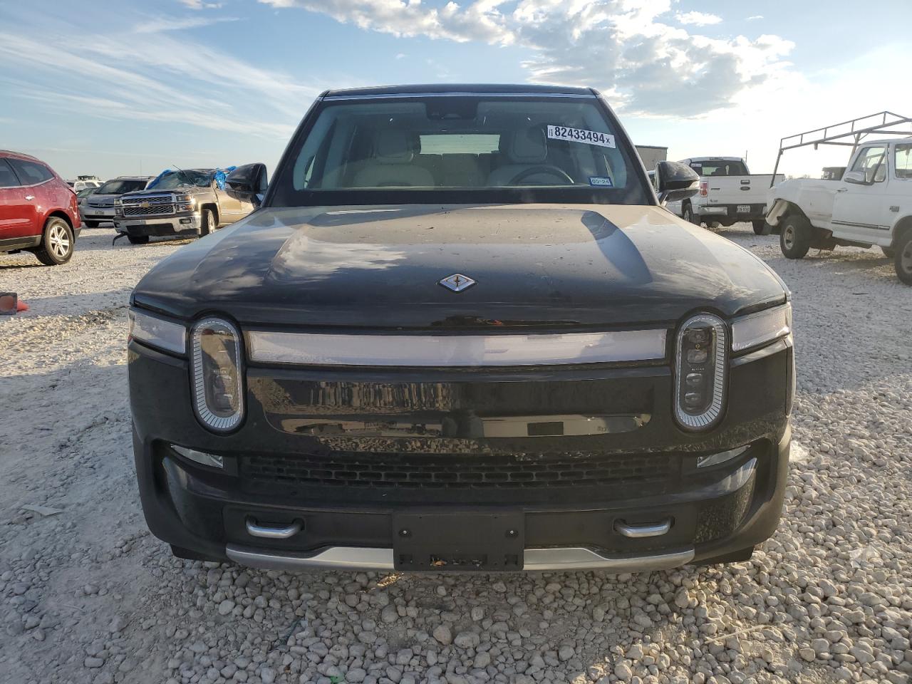 Автомобиль RIVIAN R1S ADVENTURE 2023 | GrandCar Автомобиль RIVIAN R1S ADVENTURE 2023 | GrandCar