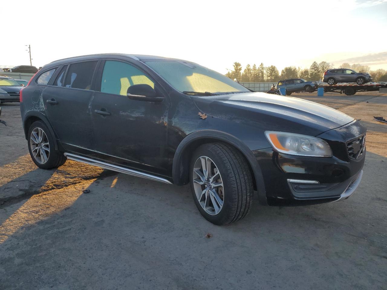 Автомобиль VOLVO V60 CROSS COUNTRY PREMIER 2016 | GrandCar Автомобиль VOLVO V60 CROSS COUNTRY PREMIER 2016 | GrandCar