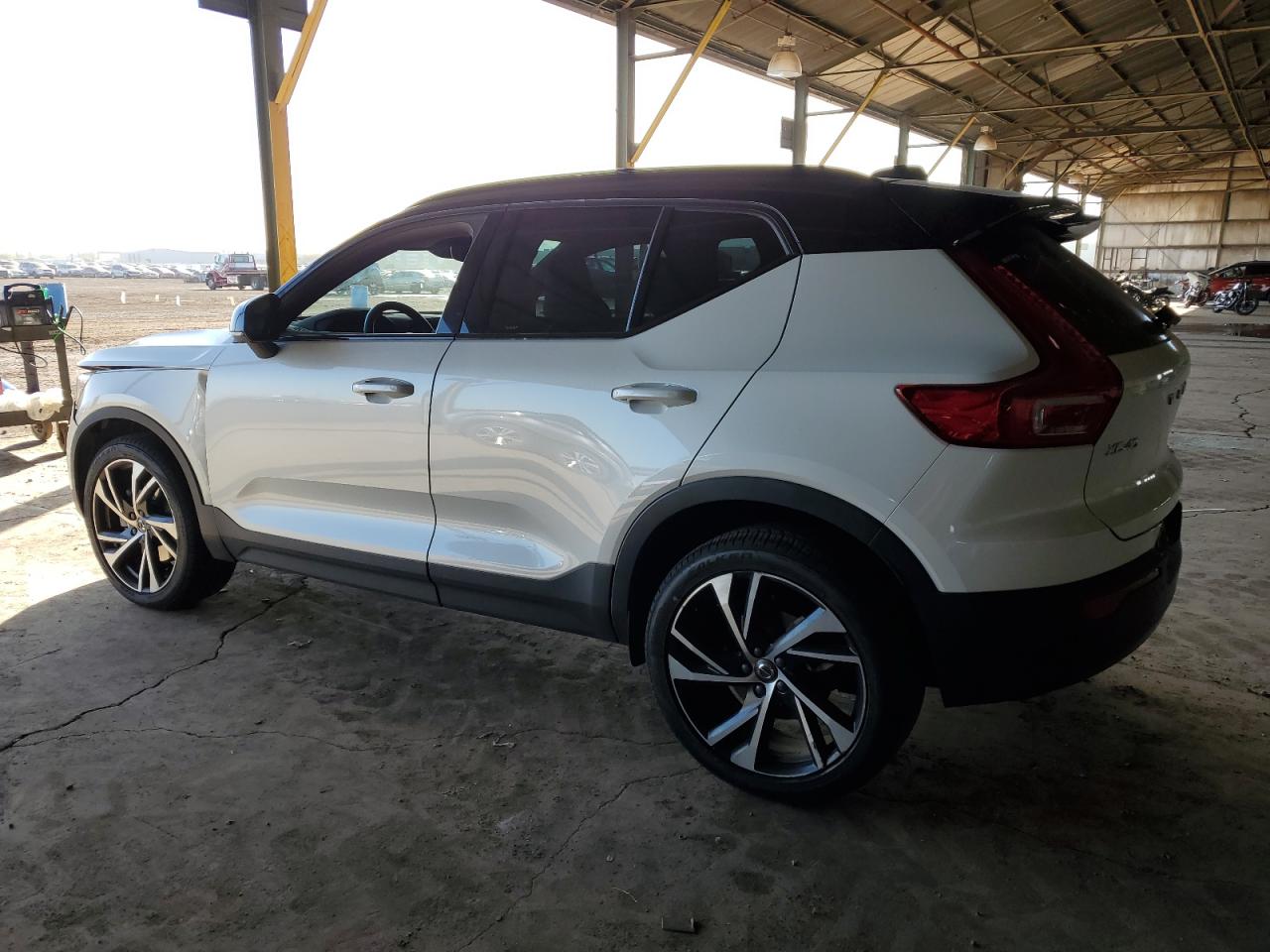 Автомобіль VOLVO XC40 T4 R-DESIGN 2021 | GrandCar Автомобіль VOLVO XC40 T4 R-DESIGN 2021 | GrandCar