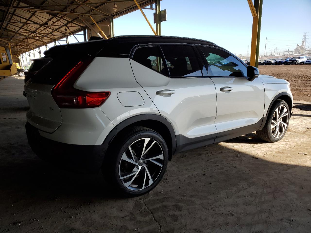 Автомобіль VOLVO XC40 T4 R-DESIGN 2021 | GrandCar Автомобіль VOLVO XC40 T4 R-DESIGN 2021 | GrandCar