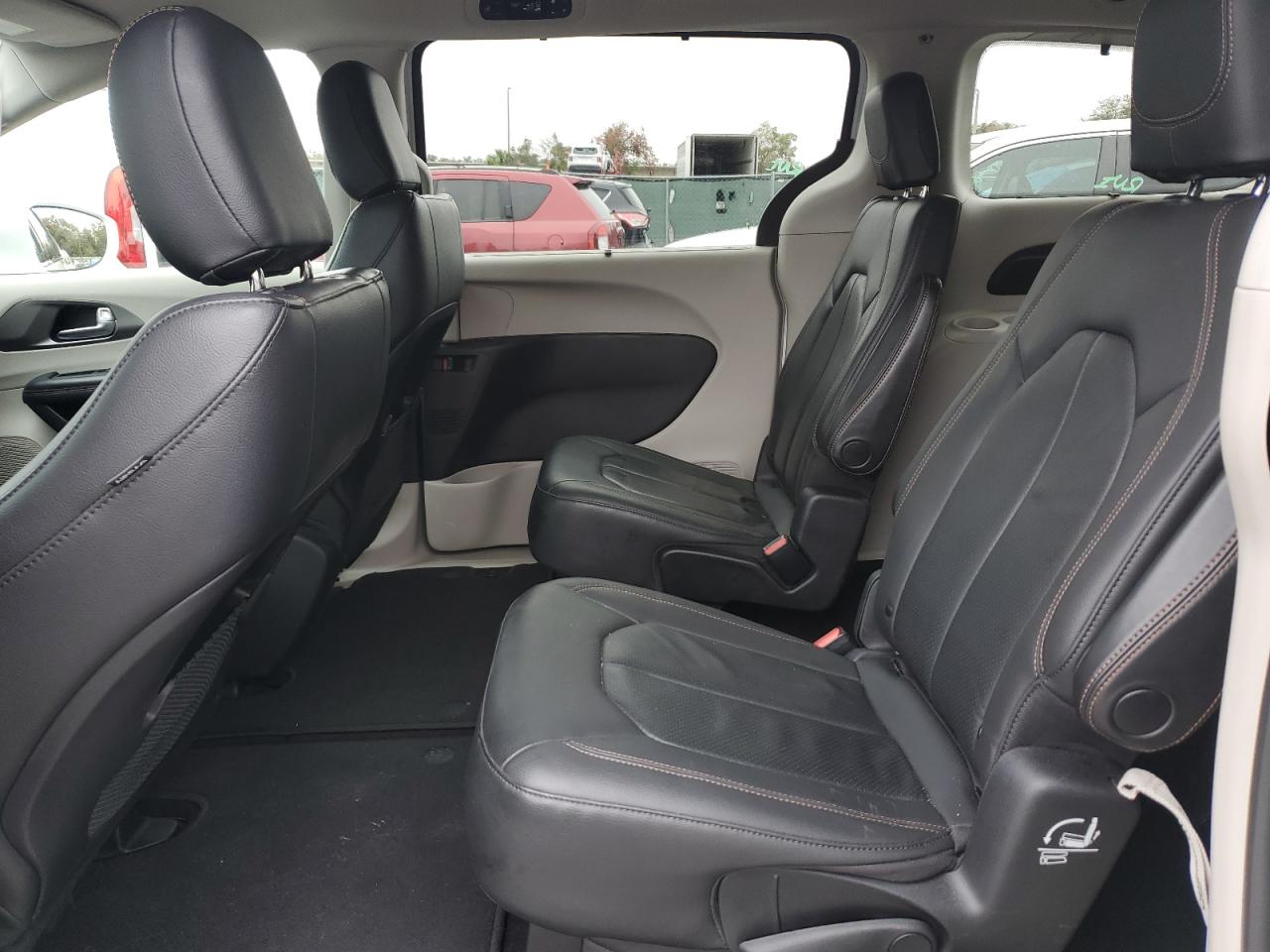 Автомобиль CHRYSLER PACIFICA TOURING L 2020 | GrandCar Автомобиль CHRYSLER PACIFICA TOURING L 2020 | GrandCar
