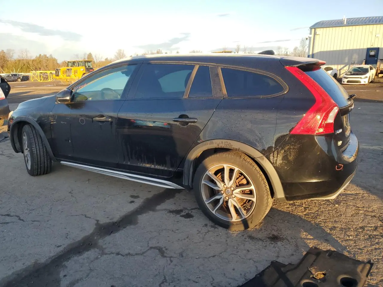 Автомобиль VOLVO V60 CROSS COUNTRY PREMIER 2016 | GrandCar Автомобиль VOLVO V60 CROSS COUNTRY PREMIER 2016 | GrandCar