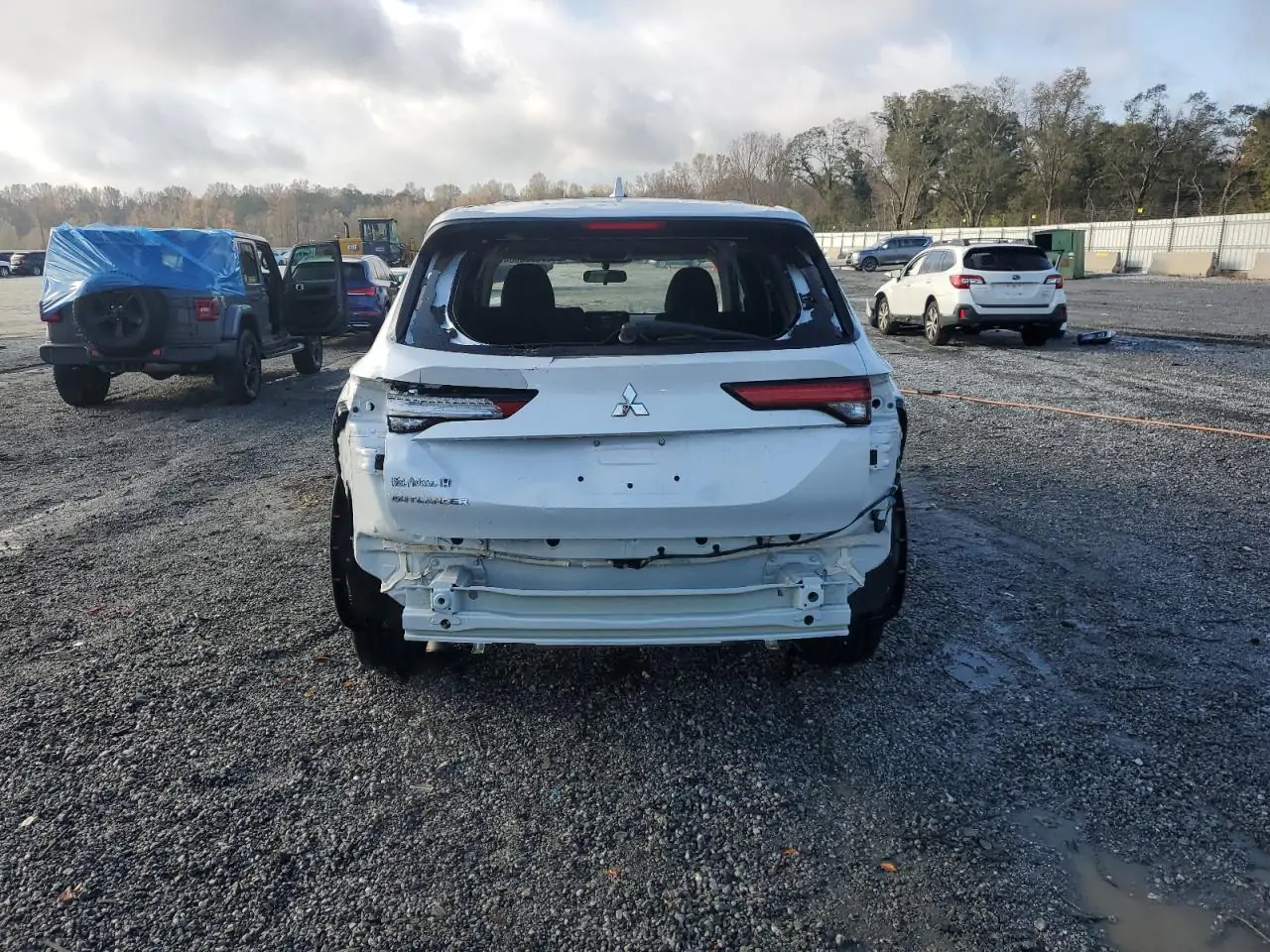 Автомобиль MITSUBISHI OUTLANDER ES 2022 | GrandCar Автомобиль MITSUBISHI OUTLANDER ES 2022 | GrandCar