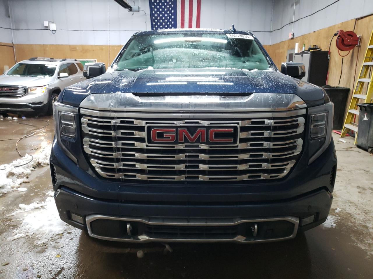 Автомобіль GMC SIERRA K1500 DENALI 2022 | GrandCar Автомобіль GMC SIERRA K1500 DENALI 2022 | GrandCar