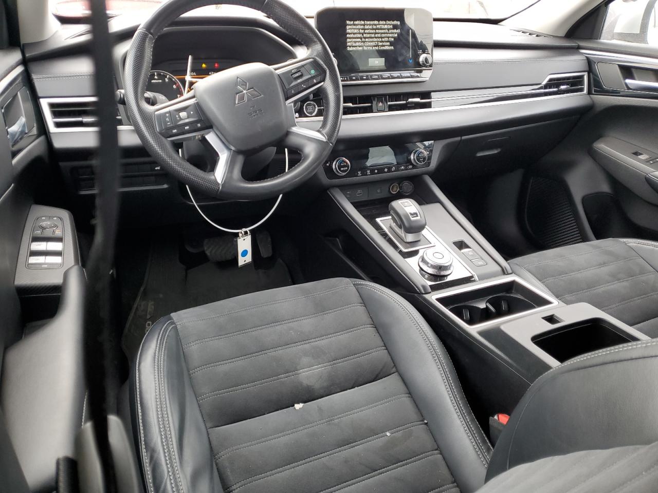 Автомобіль MITSUBISHI OUTLANDER SE 2022 | GrandCar Автомобіль MITSUBISHI OUTLANDER SE 2022 | GrandCar