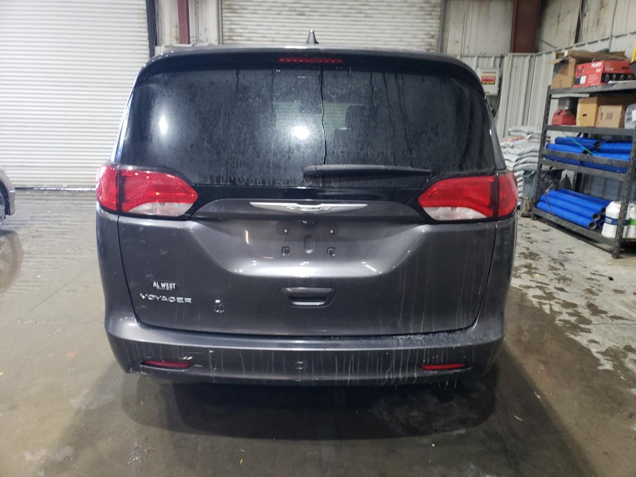 Автомобіль CHRYSLER VOYAGER LXI 2021 | GrandCar Автомобіль CHRYSLER VOYAGER LXI 2021 | GrandCar