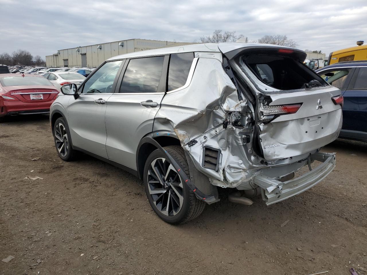 Автомобіль MITSUBISHI OUTLANDER SE 2022 | GrandCar Автомобіль MITSUBISHI OUTLANDER SE 2022 | GrandCar