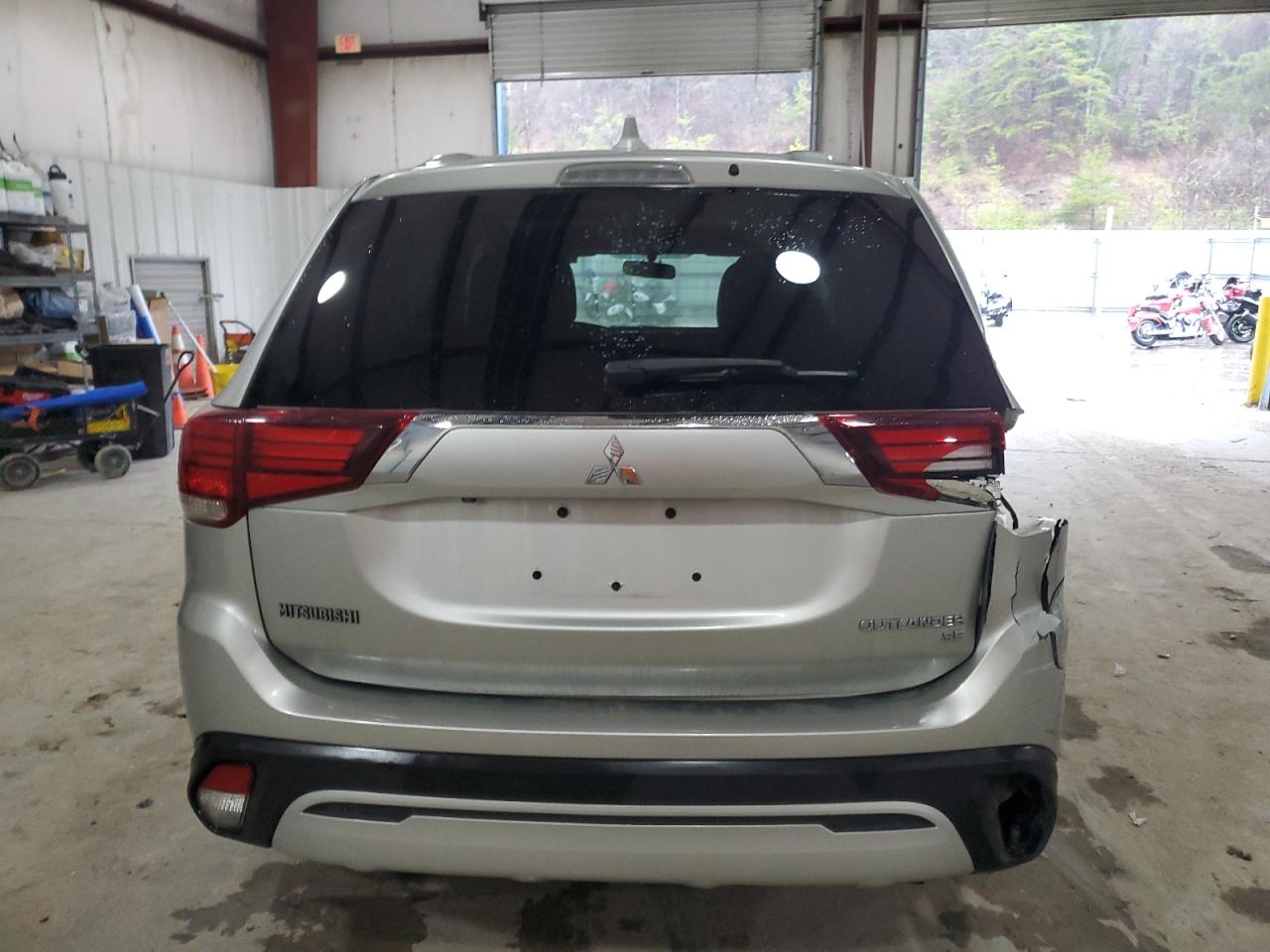 Автомобіль MITSUBISHI OUTLANDER SE 2019 | GrandCar Автомобіль MITSUBISHI OUTLANDER SE 2019 | GrandCar