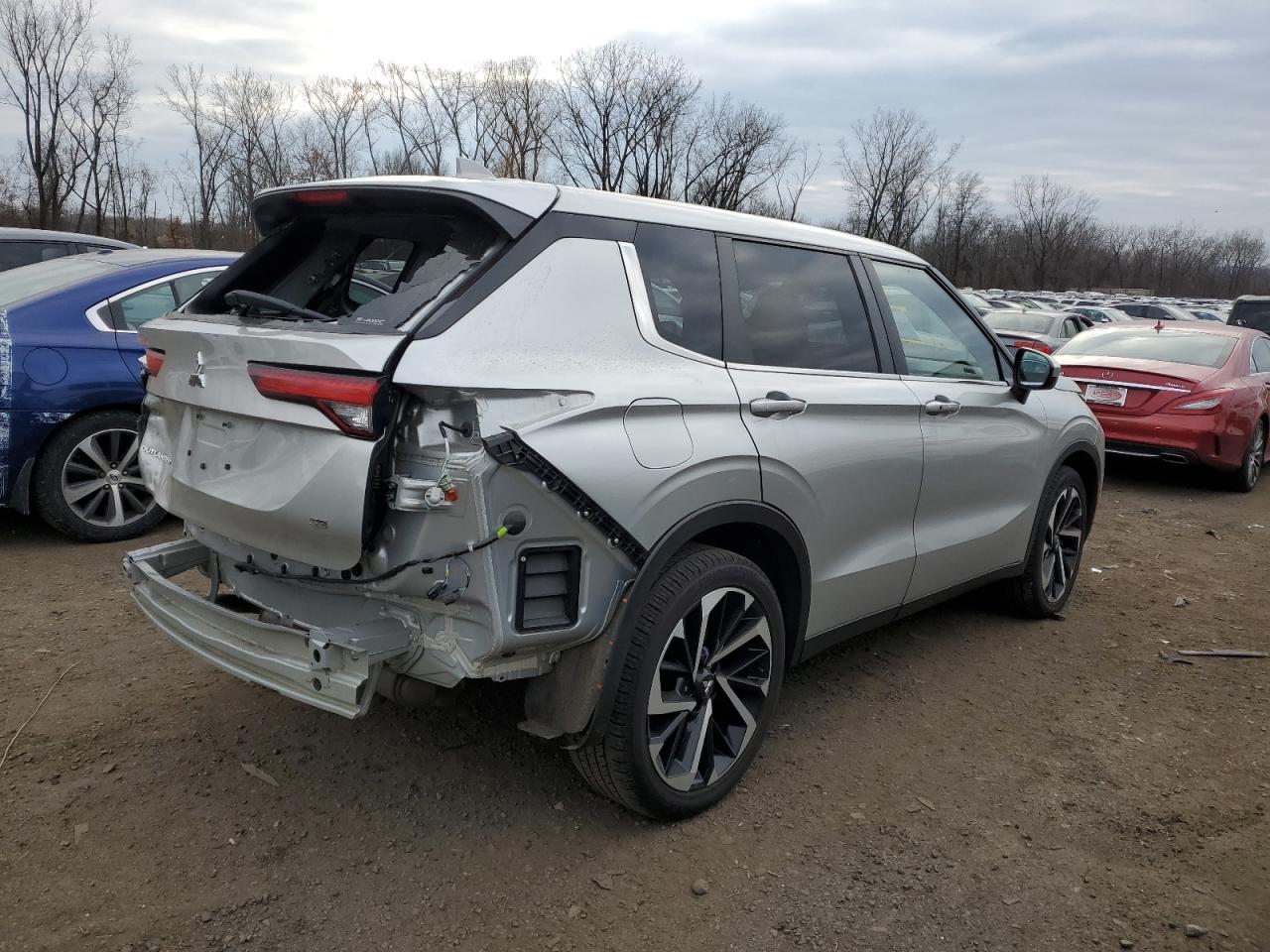 Автомобіль MITSUBISHI OUTLANDER SE 2022 | GrandCar Автомобіль MITSUBISHI OUTLANDER SE 2022 | GrandCar