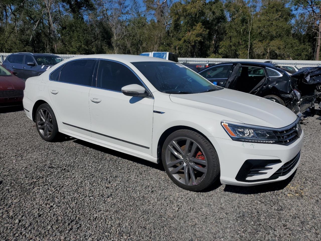 Автомобиль VOLKSWAGEN PASSAT R-LINE 2017 | GrandCar