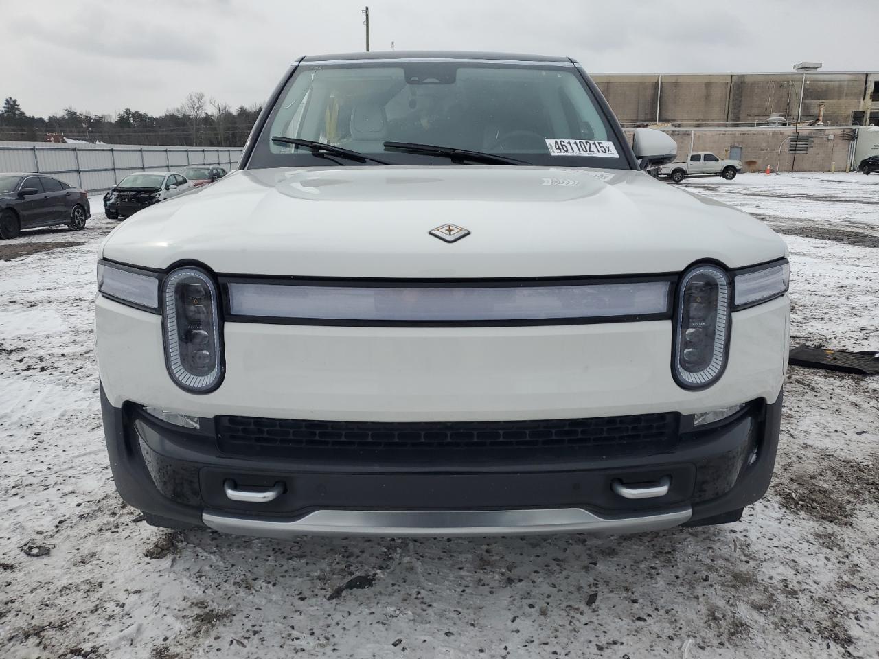 Автомобиль RIVIAN R1S ADVENTURE 2023 | GrandCar Автомобиль RIVIAN R1S ADVENTURE 2023 | GrandCar