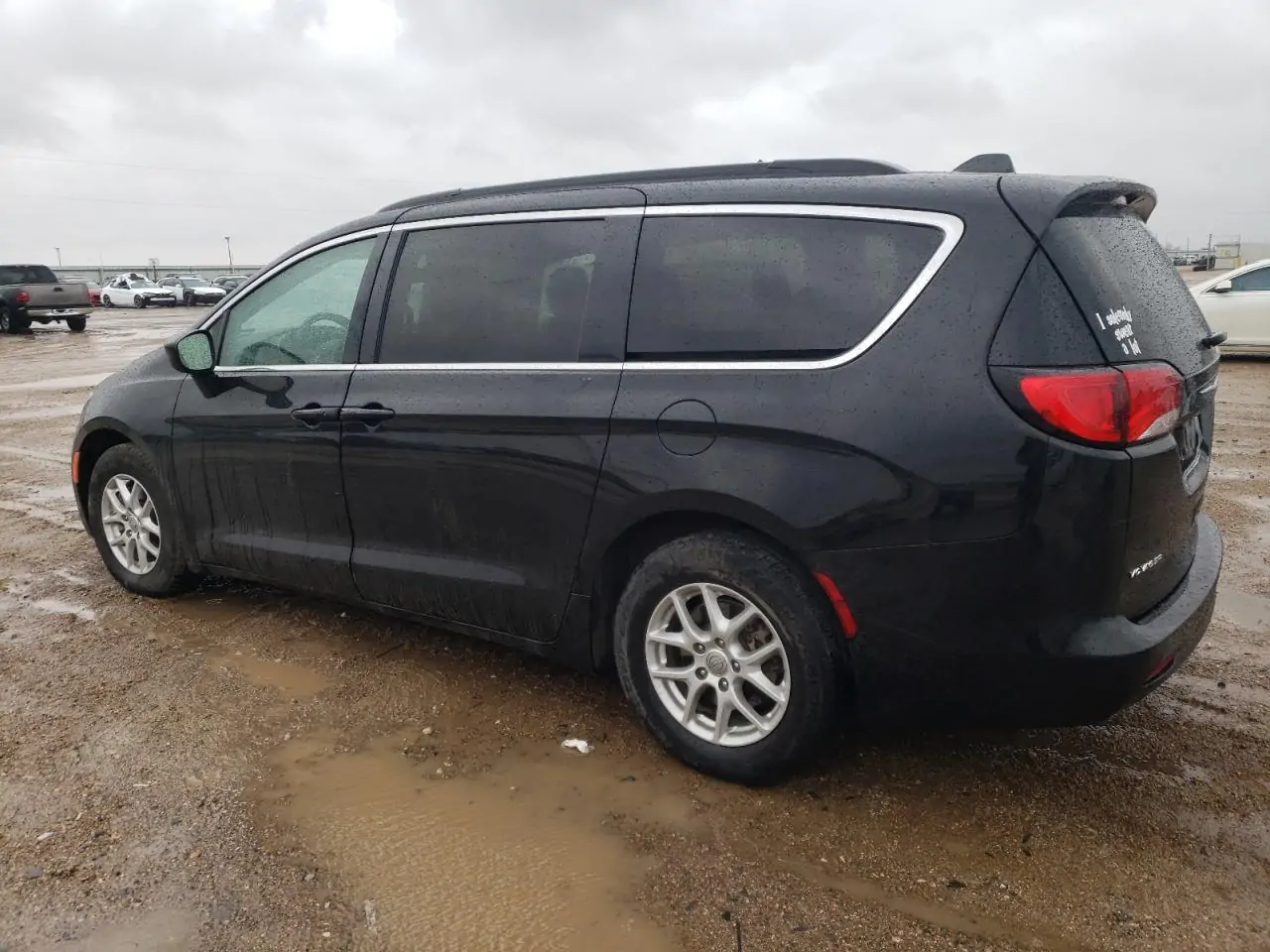 Автомобиль CHRYSLER VOYAGER LXI 2020 | GrandCar Автомобиль CHRYSLER VOYAGER LXI 2020 | GrandCar