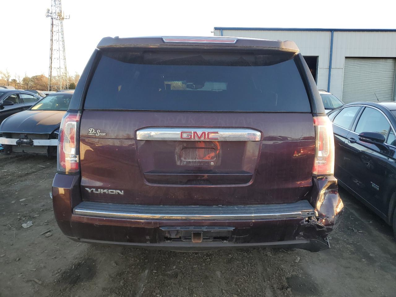 Автомобиль GMC YUKON DENALI 2017 | GrandCar Автомобиль GMC YUKON DENALI 2017 | GrandCar