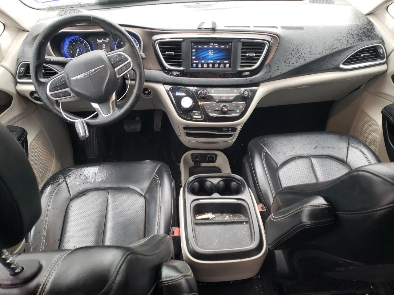 Автомобиль CHRYSLER VOYAGER LXI 2020 | GrandCar Автомобиль CHRYSLER VOYAGER LXI 2020 | GrandCar