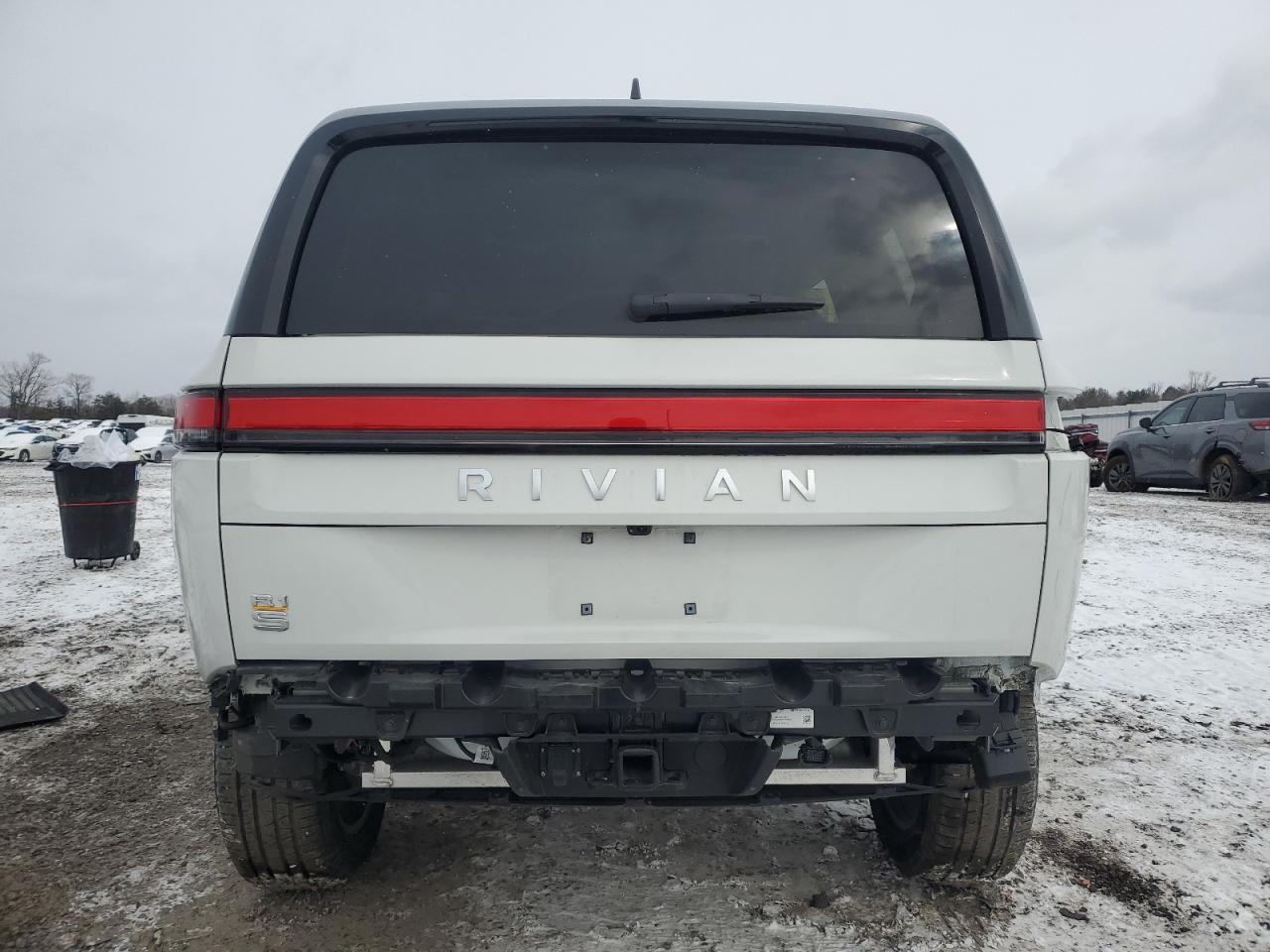 Автомобиль RIVIAN R1S ADVENTURE 2023 | GrandCar Автомобиль RIVIAN R1S ADVENTURE 2023 | GrandCar