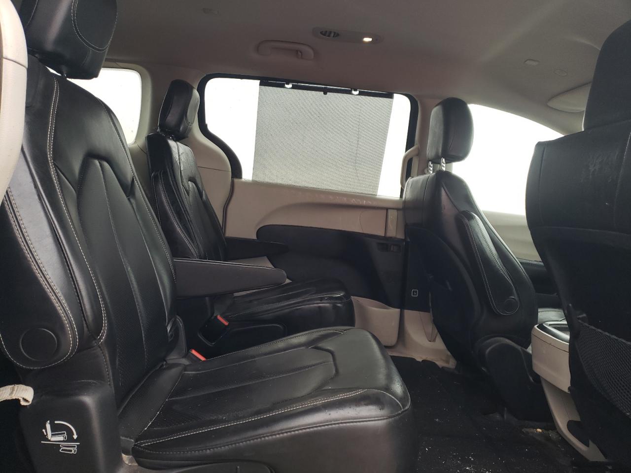 Автомобиль CHRYSLER VOYAGER LXI 2020 | GrandCar Автомобиль CHRYSLER VOYAGER LXI 2020 | GrandCar