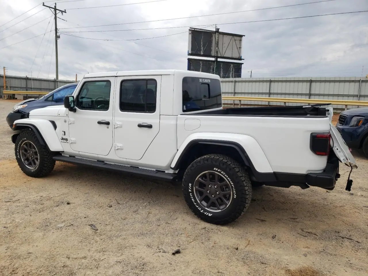 Автомобіль JEEP GLADIATOR OVERLAND 2021 | GrandCar Автомобіль JEEP GLADIATOR OVERLAND 2021 | GrandCar