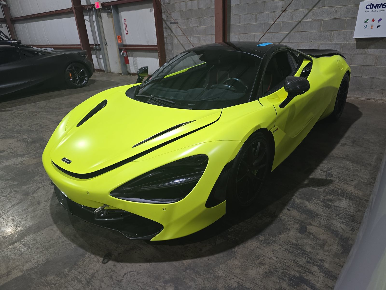 Автомобіль McLaren 720S Spider Convertible 2020 | GrandCar
