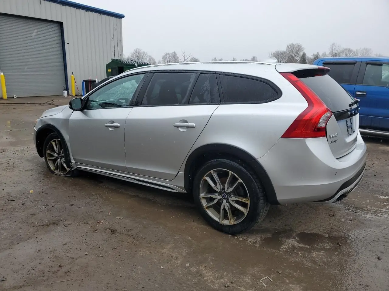 Автомобіль VOLVO V60 CROSS COUNTRY PREMIER 2017 | GrandCar Автомобіль VOLVO V60 CROSS COUNTRY PREMIER 2017 | GrandCar