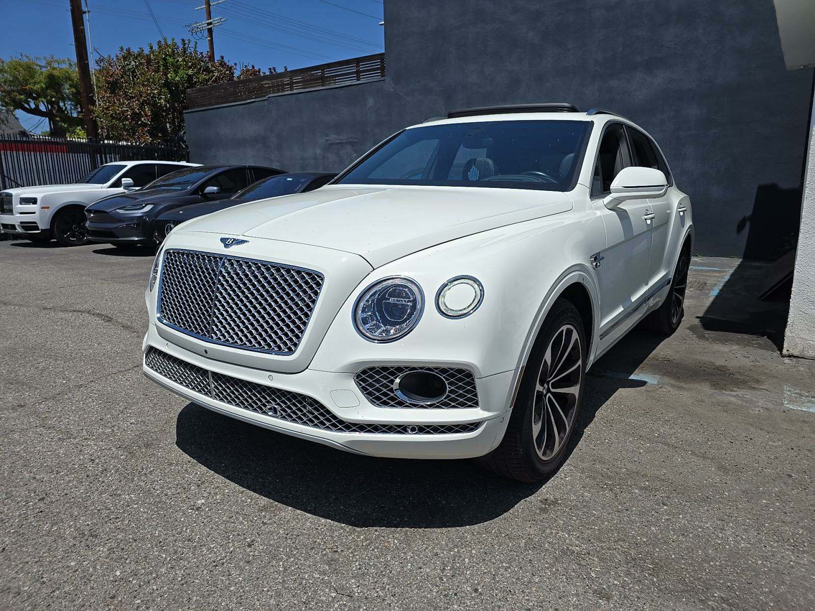 Автомобиль Bentley Bentayga Onyx 2018 | GrandCar